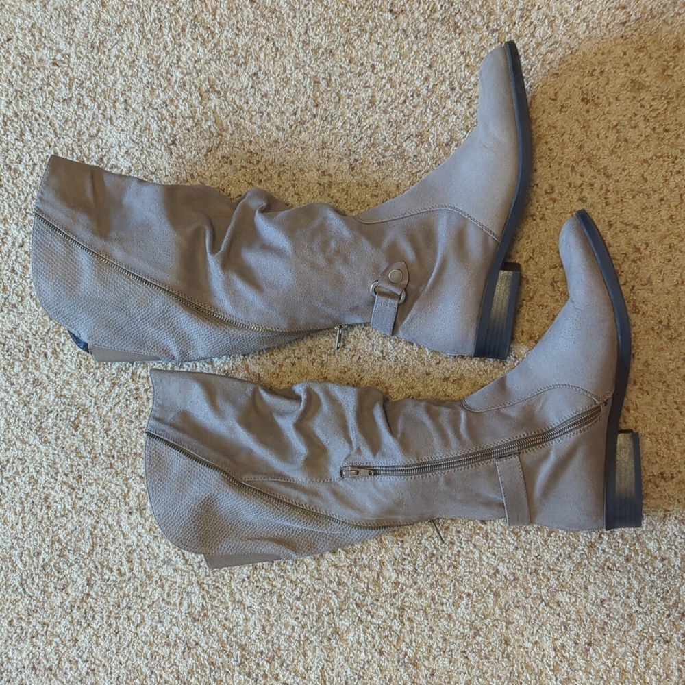 Gray size 10 boots